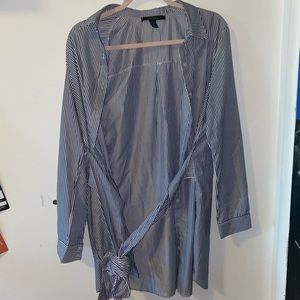 a shirt dress w/ waist tie